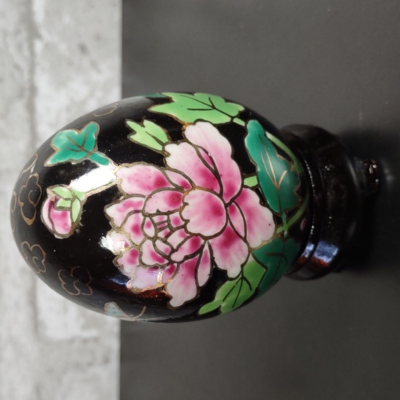 Set of 4 Hand Painted Porcelain Eggs - Picture 3 of 14